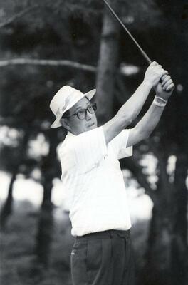 58歳で最年長優勝の高松=1992年9月3日、塩原CC