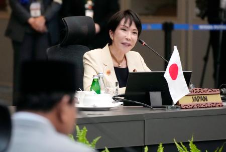 日ASEAN首脳会議で発言する高市首相=26日、マレーシア・クアラルンプール(共同)