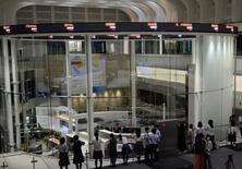 東証反落、終値５３６円銭安