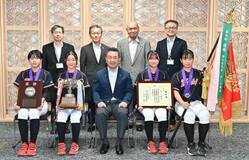 ４選手 市長に報告