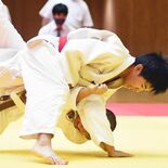 君島（塩那）一本勝ちで頂点　件柔道少年団選手権６年中量　終盤さく裂する…