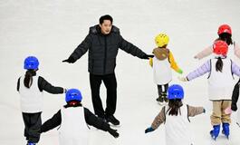 高橋大輔さん、福岡で熱心指導