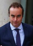 ルコルニュ仏首相が辞任