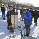 那須雪崩事故　大田原高山岳部ＯＢ会、現場近くで慰霊祭　遺族や現役部員が８人しのぶ