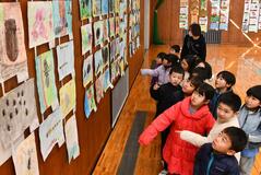 豊かな発想力で園児ら昆虫の絵