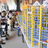 プラレールに釘付け！　栃木県の鉄軌道事業者6社が垣根を越えて集結　宇都宮で17日ま…