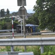 おがくずが車線に散乱　鹿沼ＩＣランプの下り線入口が通行止め　東北自動車道
