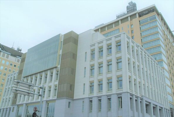 県議会議事堂