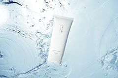 メイクがとろけて 毛穴すっきり、肌しっとり 「KuSu ポアクリア クレンジングジェル」12月9日新発売