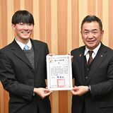 台湾留学中、台風の倒木を片付ける　鹿沼の大学生鈴木さん、留学先から感謝状