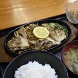味わい、歯応えで主役に　舞茸ステーキ定食　お食事処「不動滝」（日光）