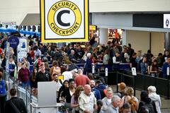 空港職員の給与支払い命令