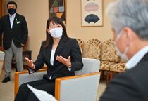 飛び込み榎本選手が知事表敬