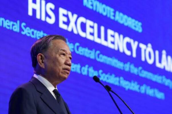 29日、シンガポールで開かれたアジア安全保障会議で基調講演するベトナムのトー・ラム国家主席(ロイター=共同)