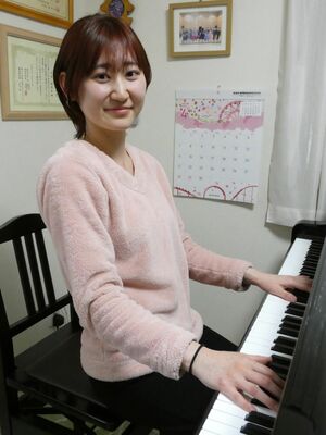 「ピアノは感情を表現する相棒」と語る中原さん