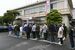 カードの配布初日に市烏山庁舎にできた待機列