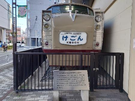 　正面からだと個性的な顔がいっそう際立つＤＲＣ