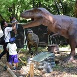 親子でお出かけ、恐竜や魚に大はしゃぎ　栃木県内「こどもの日」にぎやか　…