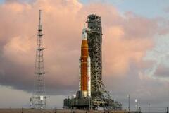 ２日に有人月周回飛行へ