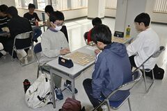 栃木県選手権将棋大会、17歳の阿久津五段(日光)が初V スイス式トーナメントで争う