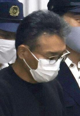 　逮捕された鈴木将博容疑者＝６日午前７時３５分、警視庁綾瀬署