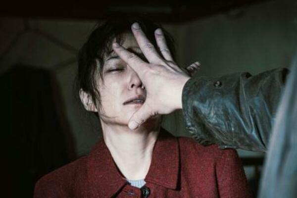 （Ｃ）佐藤二朗　永田諒／ヒーローズ　（Ｃ）２０２６　映画「名無し」製作委員会