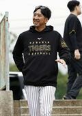 プロ野球１２球団が始動