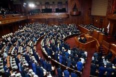 １１年ぶり暫定予算、午後成立へ