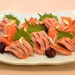 「淡泊で日本酒に合う」　うつのみやストロベリーサーモンお披露目　市が浄…