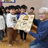 “世界で一つだけ”の手作り時計を保育園に寄贈　佐賀県から移住の木工芸家…