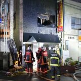 繁華街が一時騒然　宇都宮で飲食店全焼　23歳女性と４カ月の息子が煙を吸い重体