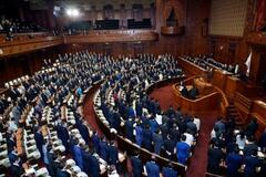 １１年ぶり暫定予算、午後成立へ