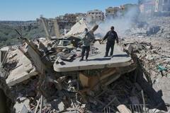 レバノンの死者３００人超に