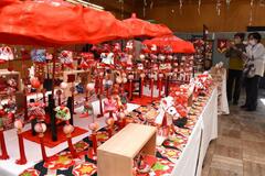 蔵の街、雛一色に