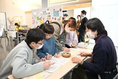 消費生活、市民活動学ぶ