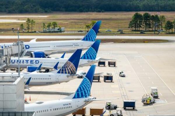 米テキサス州ヒューストンのジョージ・ブッシュ・インターコンチネンタル空港=6日(ゲッティ=共同)