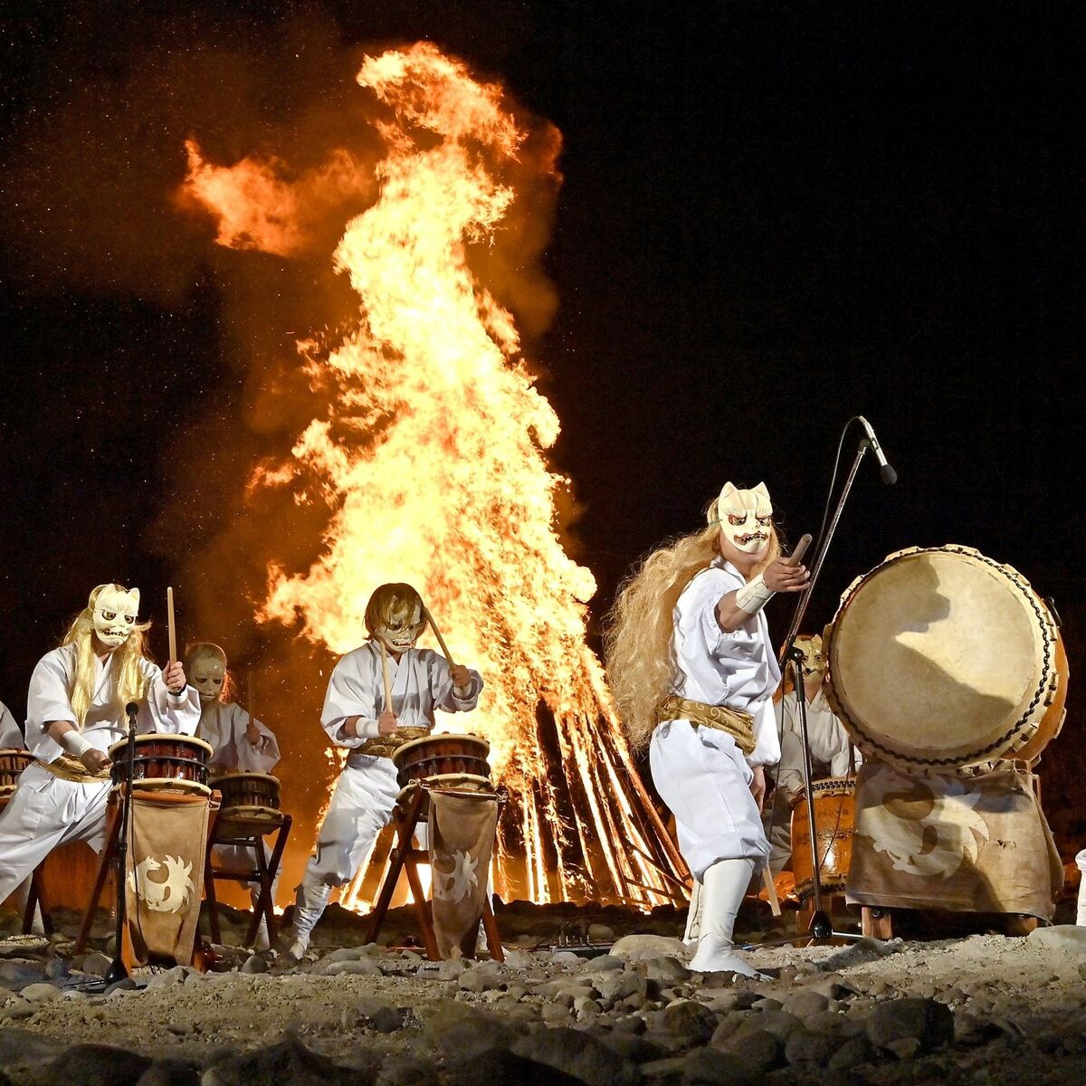 那須で伝統の「御神火祭」 炎見守り、無病息災祈願 白面金毛九尾狐太鼓