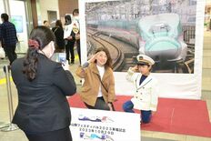 駅乗務員の仕事や制服着用体験　小山駅周辺で「西口まつり」