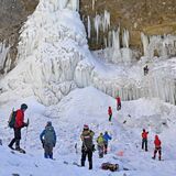 万全の装備で入山を　日光の雲竜渓谷で救助訓練　暖冬の影響、氷瀑にも