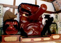 大天狗面のすす払い　大田原