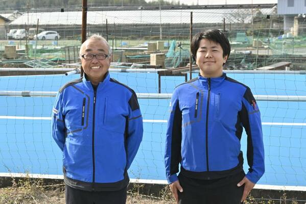 川魚の養殖や輸出に取り組む熊本社長(左)と葛西さん=宇都宮市