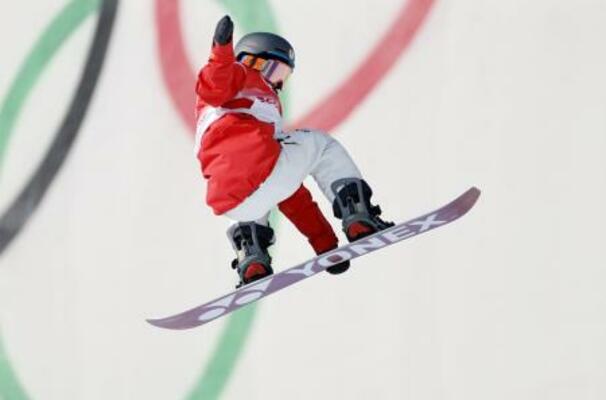 2022年北京五輪のスノーボード女子HPで銅メダルを獲得した冨田せな(共同)