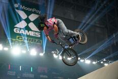 自転車ＢＭＸ女子の小沢が優勝
