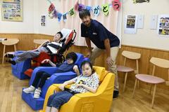 施設に福祉用ソファ
