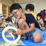 下野の緑小３年生がかんぴょう農家のひみつ知る　手カンナでユウガオ皮むき