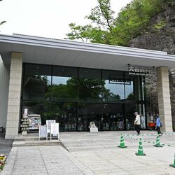 まるで神殿のよう？　宇都宮の大谷資料館がエントランス改築　年内にさらなるリニューアルも予定