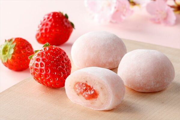 ちとせのさくらいちご餅（８個入 1080円）