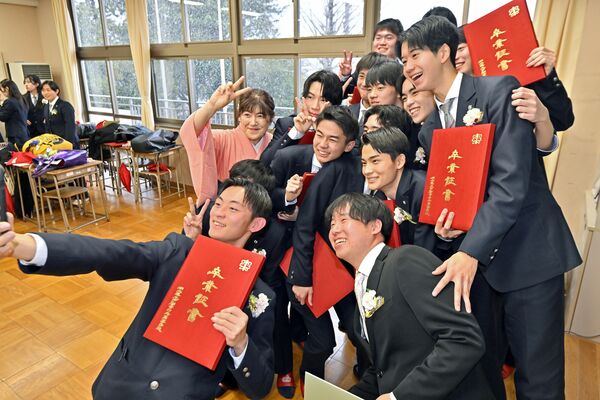 宇都宮中央高1期生の卒業式｜WEB写真館 ニュース｜WEB写真館｜下野