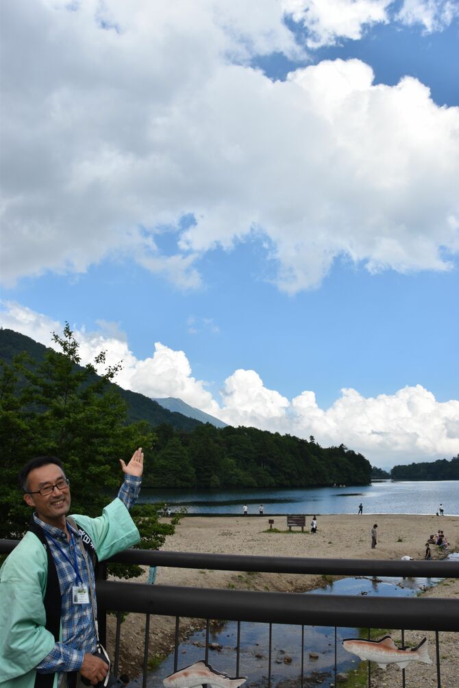 湯ノ湖など自然の魅力を伝える安倍さ
