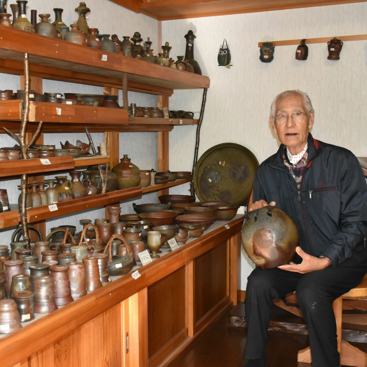 難病で作陶断念 感謝込め、在庫作品セール 那須塩原の芹田さん